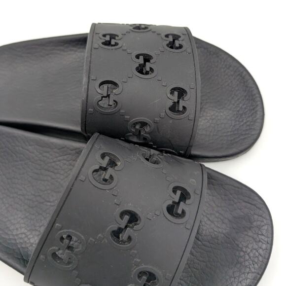Gucci Black Rubber GG Laser Cut Pool Slide Sandals Unisex Size US W6 EU37 - Picture 10 of 11